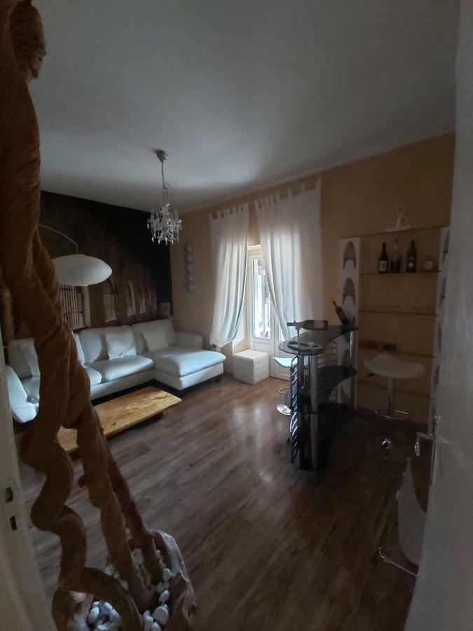 Готель La Loggia Di Federico Navelli Екстер'єр фото